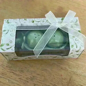 Kate Aspen Two Peas in A Pod Ceramic Salt and Pepper Shakers